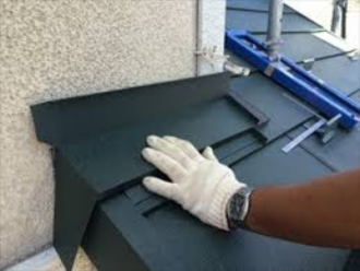 雨押え板金の設置